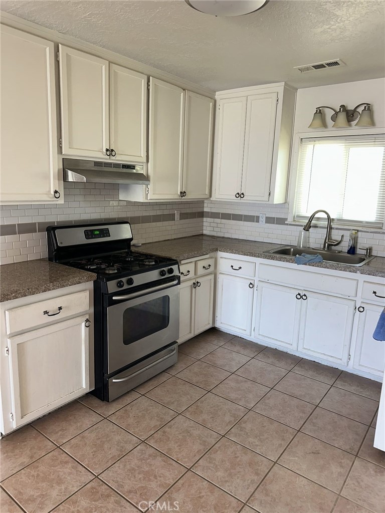 10775 Caughlin Road Property Photo 7