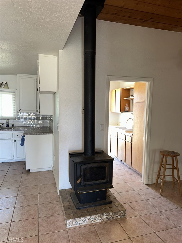 10775 Caughlin Road Property Photo 9