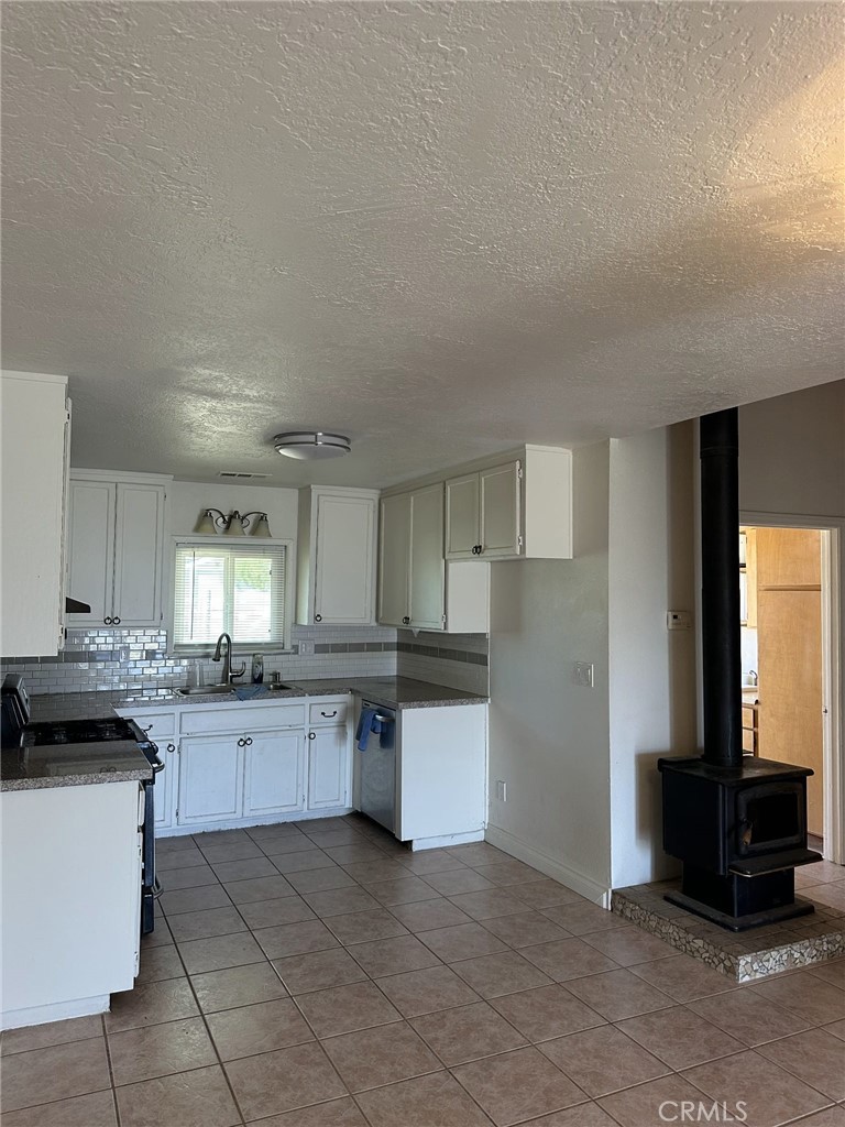 10775 Caughlin Road Property Photo 12