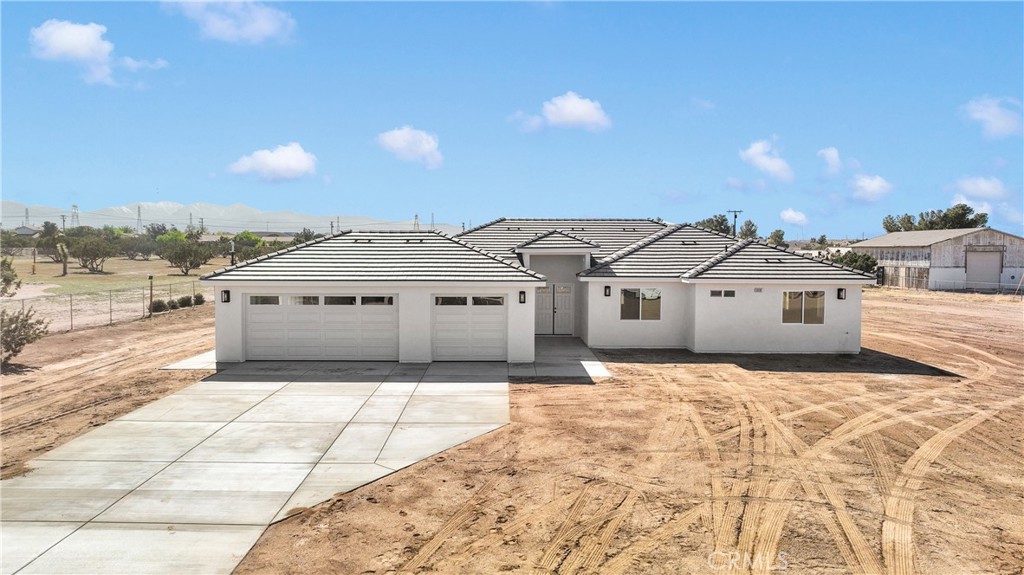 8698 Oakwood Avenue Property Photo 1
