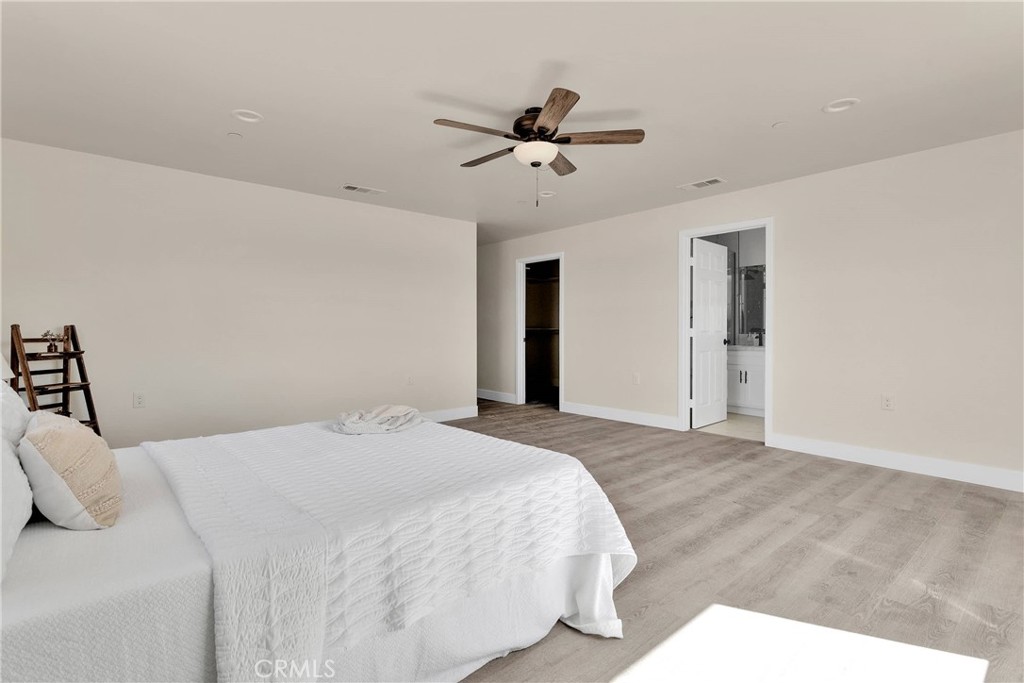 8698 Oakwood Avenue Property Photo 22