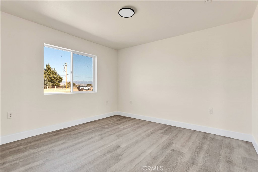 8698 Oakwood Avenue Property Photo 25