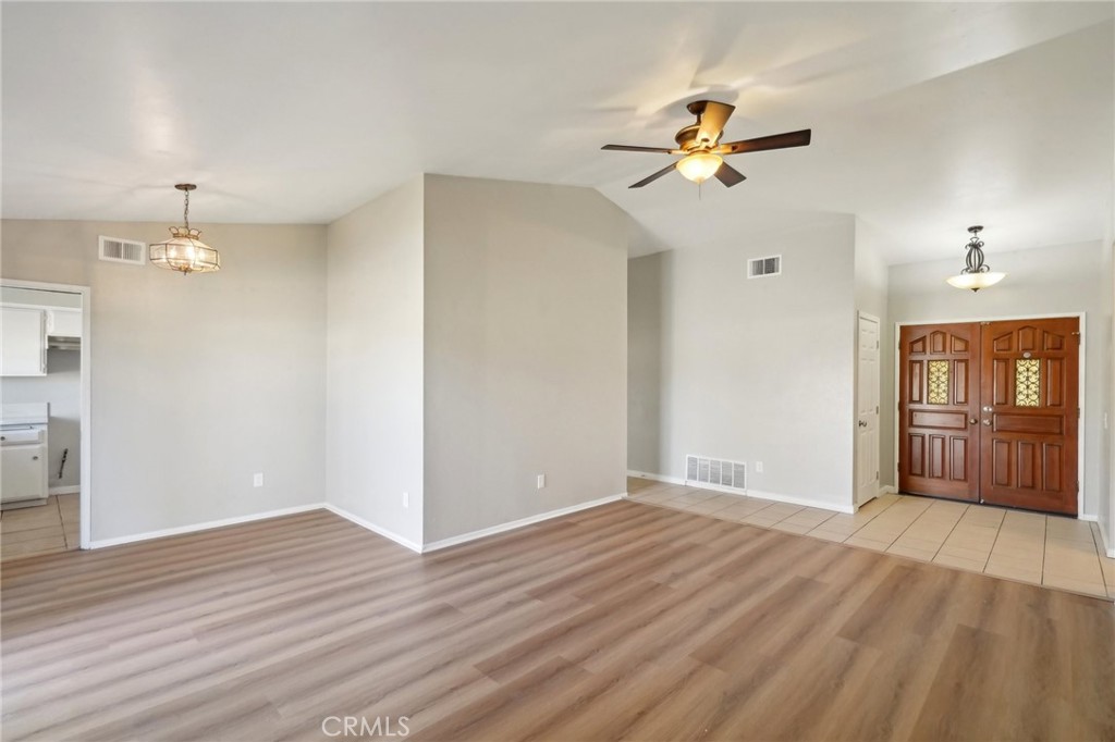 872 S Quince Avenue Property Photo 5