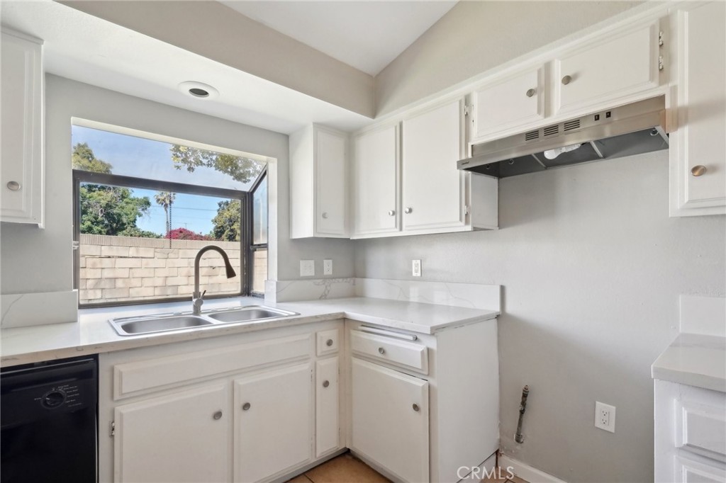 872 S Quince Avenue Property Photo 11