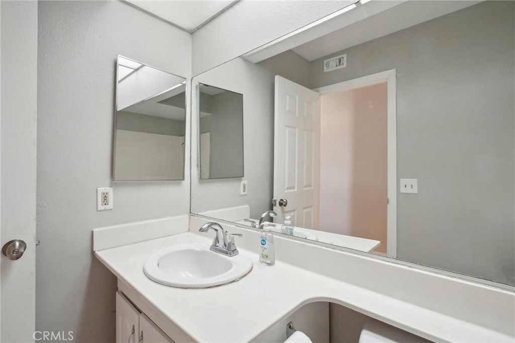872 S Quince Avenue Property Photo 25