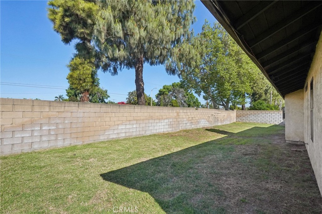 872 S Quince Avenue Property Photo 29
