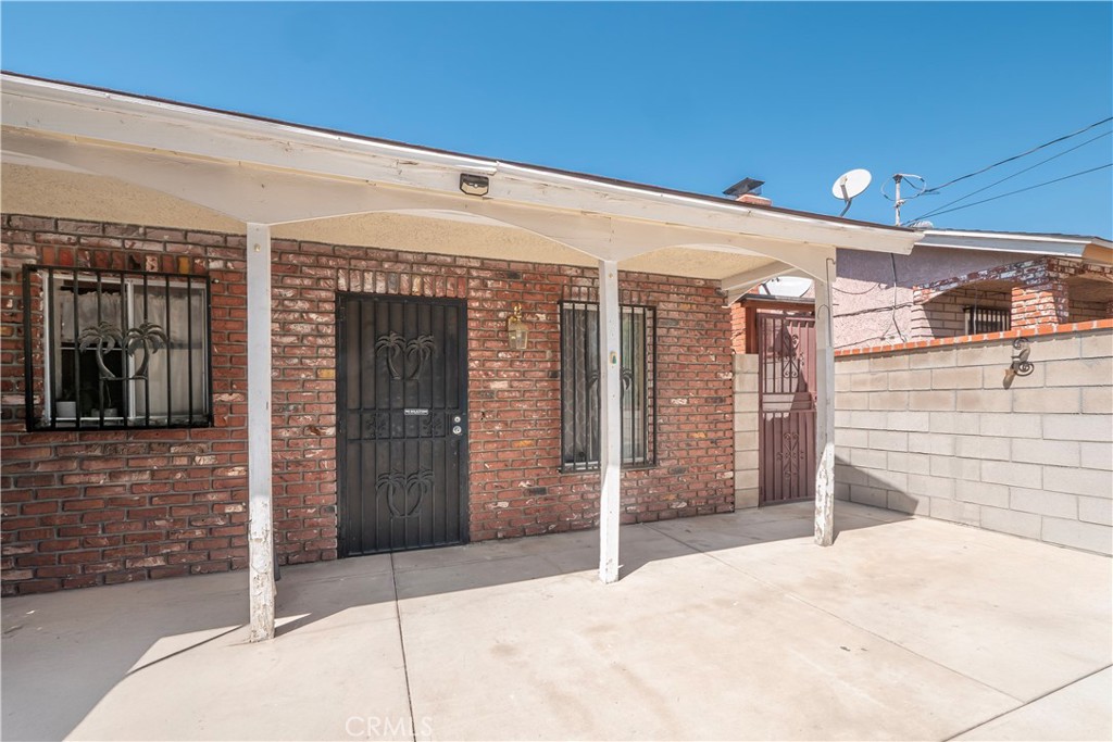 334 S Sycamore Avenue Property Photo 2