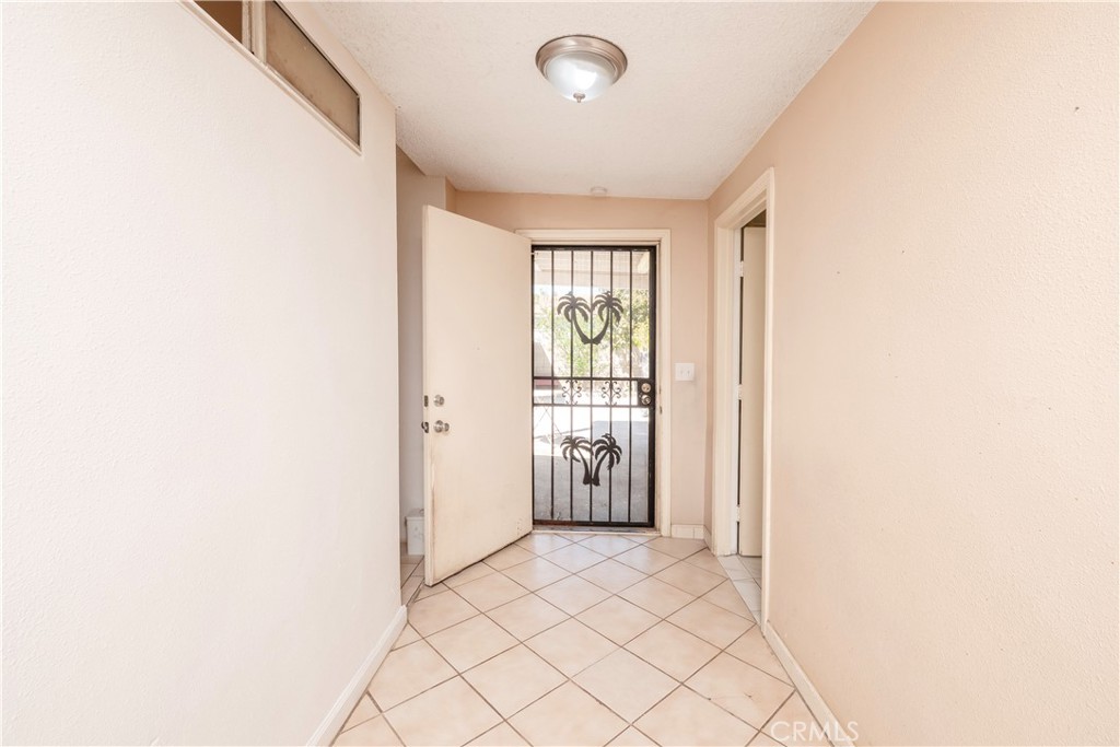 334 S Sycamore Avenue Property Photo 24