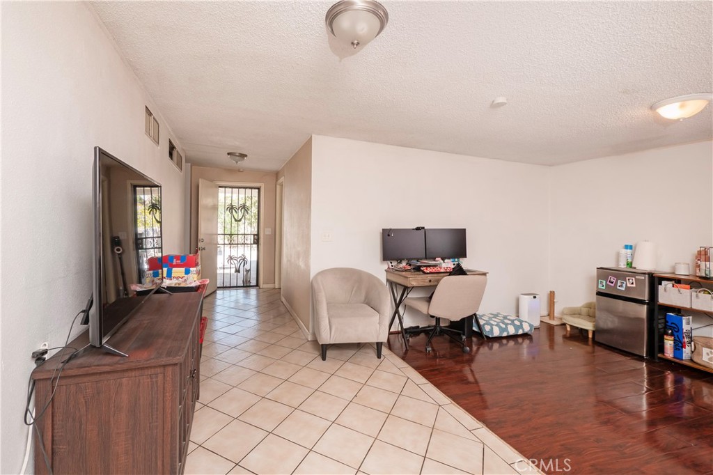 334 S Sycamore Avenue Property Photo 27