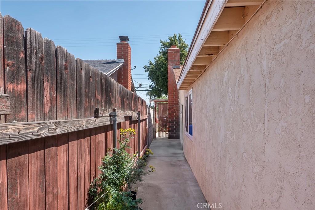 334 S Sycamore Avenue Property Photo 31