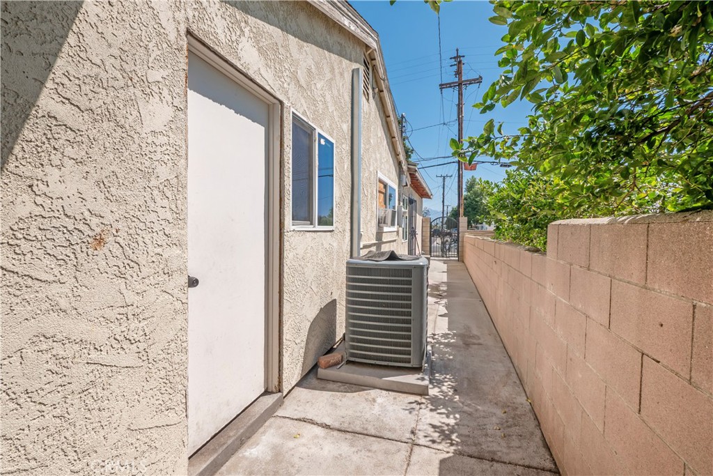 334 S Sycamore Avenue Property Photo 33
