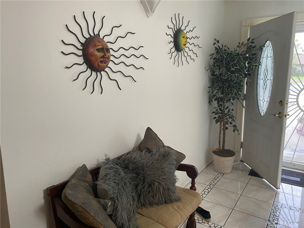 9605 Emerald Court Property Photo 4