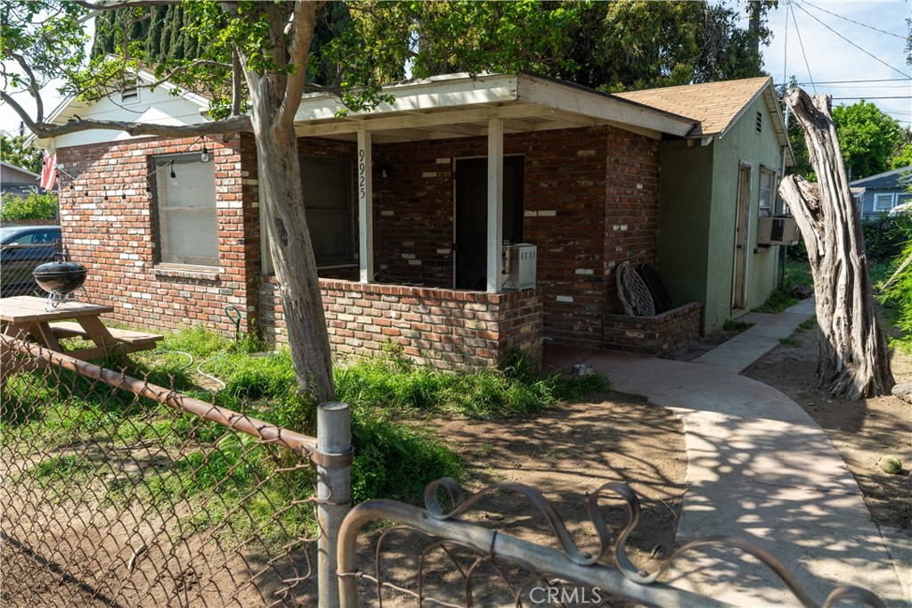 9925 Woodrich Lane Property Photo