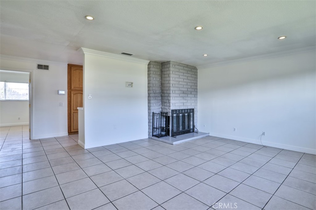 9401 Hemlock Street Property Photo 8