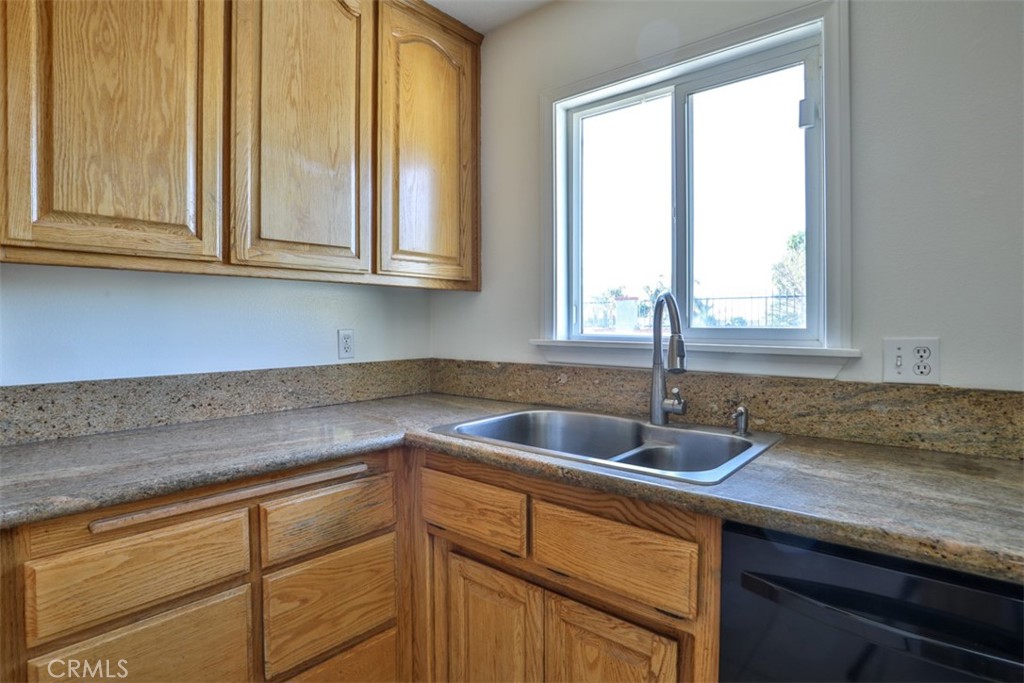 9401 Hemlock Street Property Photo 13