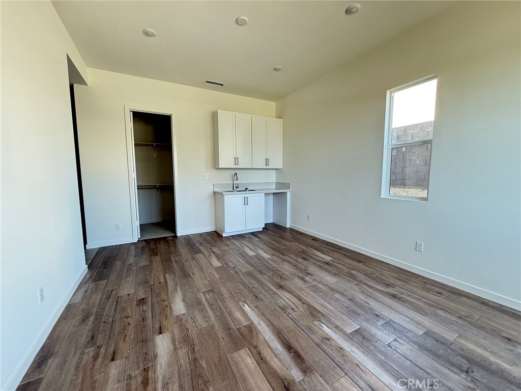 15994 Conservatory Drive Property Photo 7