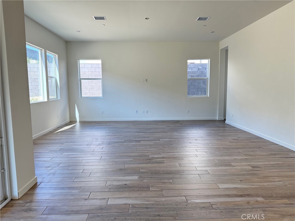 15994 Conservatory Drive Property Photo 8