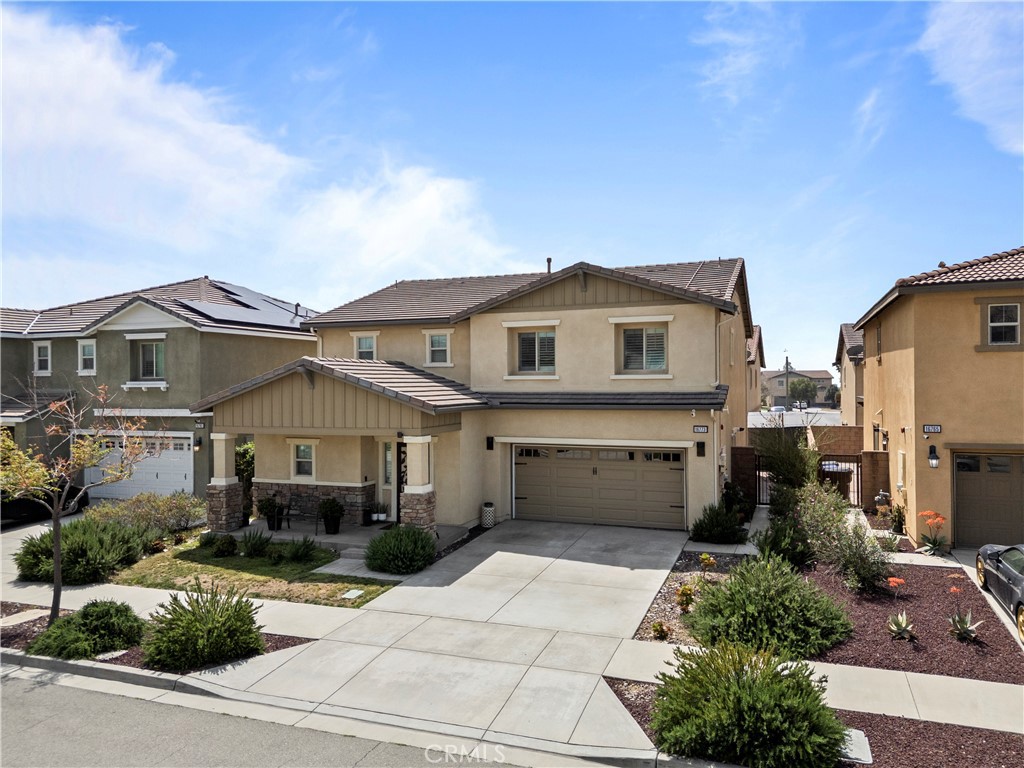 16773 Buttonwood Ln Property Photo 2