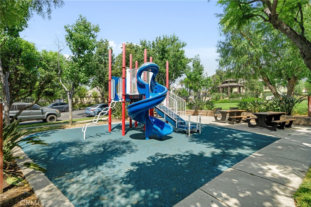 7693 Hess Place 1 Property Photo 24