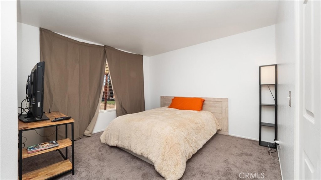 10738 Plainfield Street E Property Photo 9