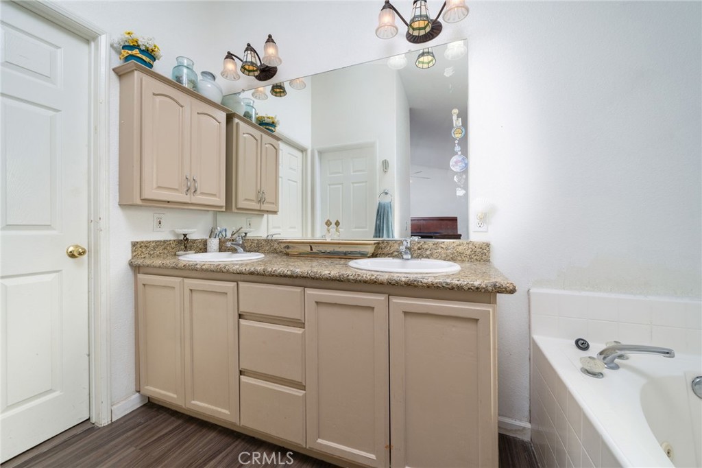 1108 Richmond Hill Court Property Photo 23