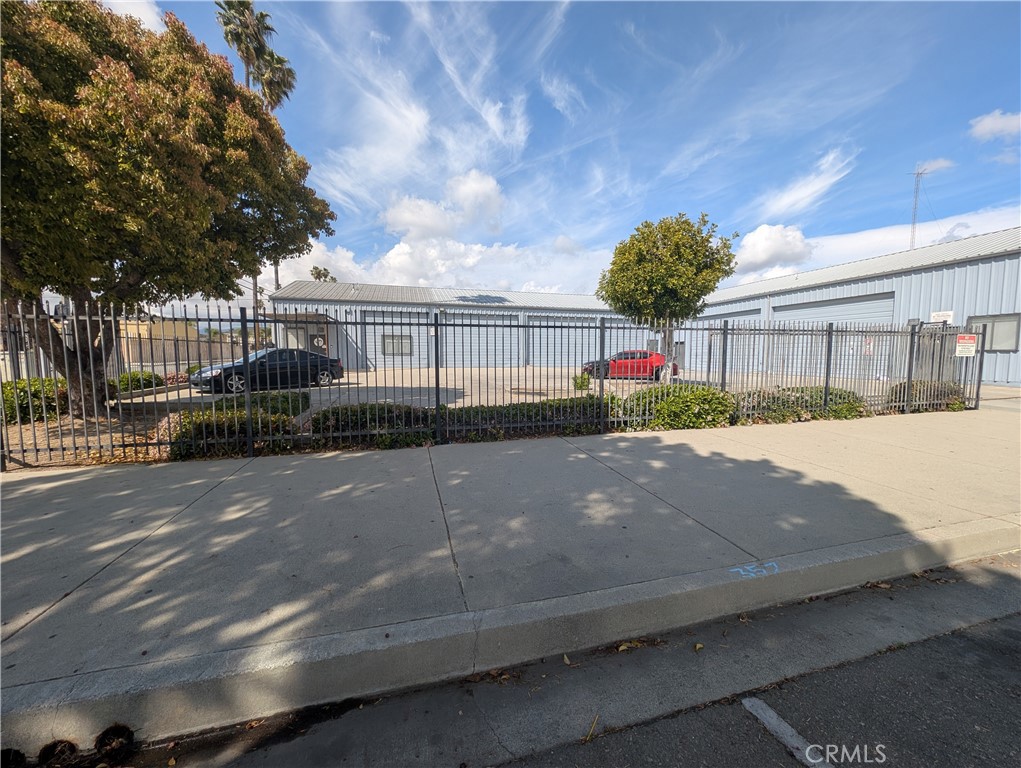 202 N Main Street N Property Photo