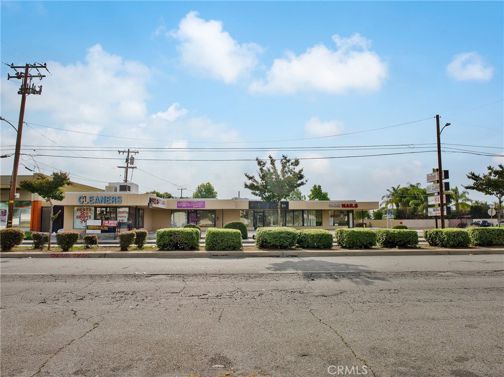 610 N Azusa Avenue Property Photo 1