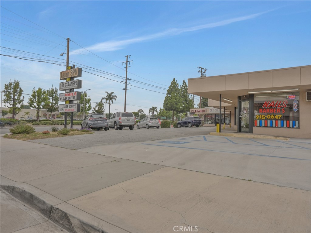 610 N Azusa Avenue Property Photo 5