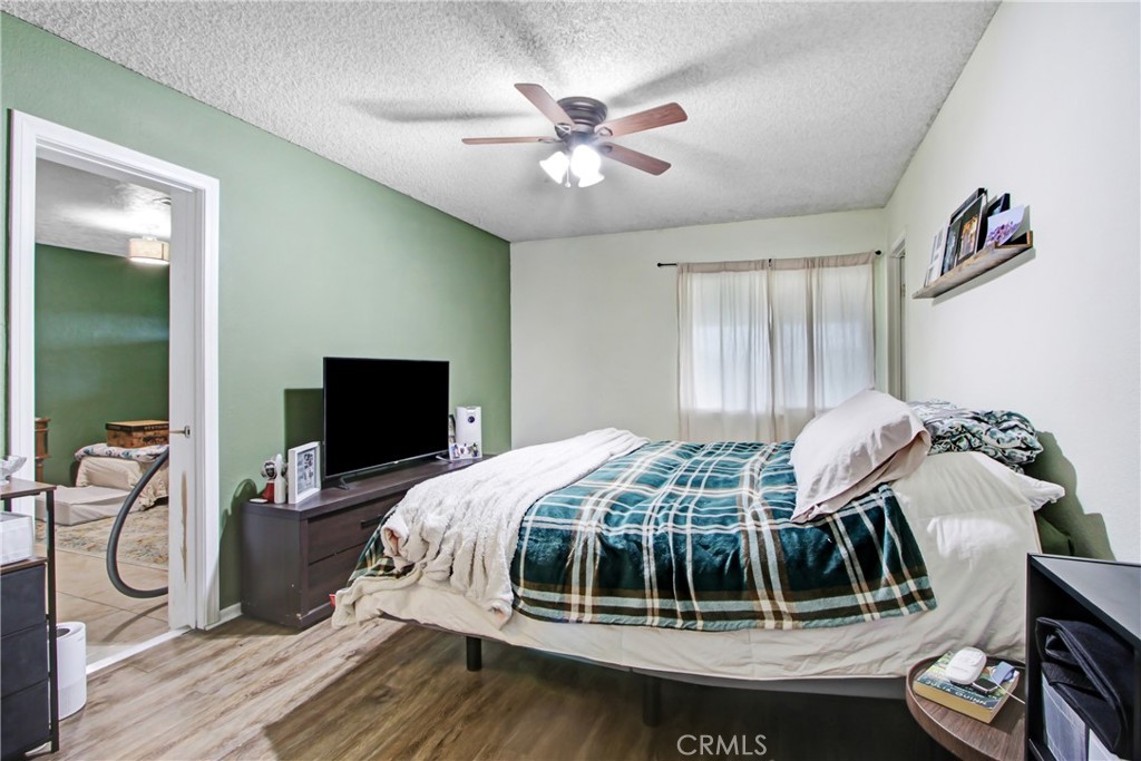 645 W James Street Property Photo 9