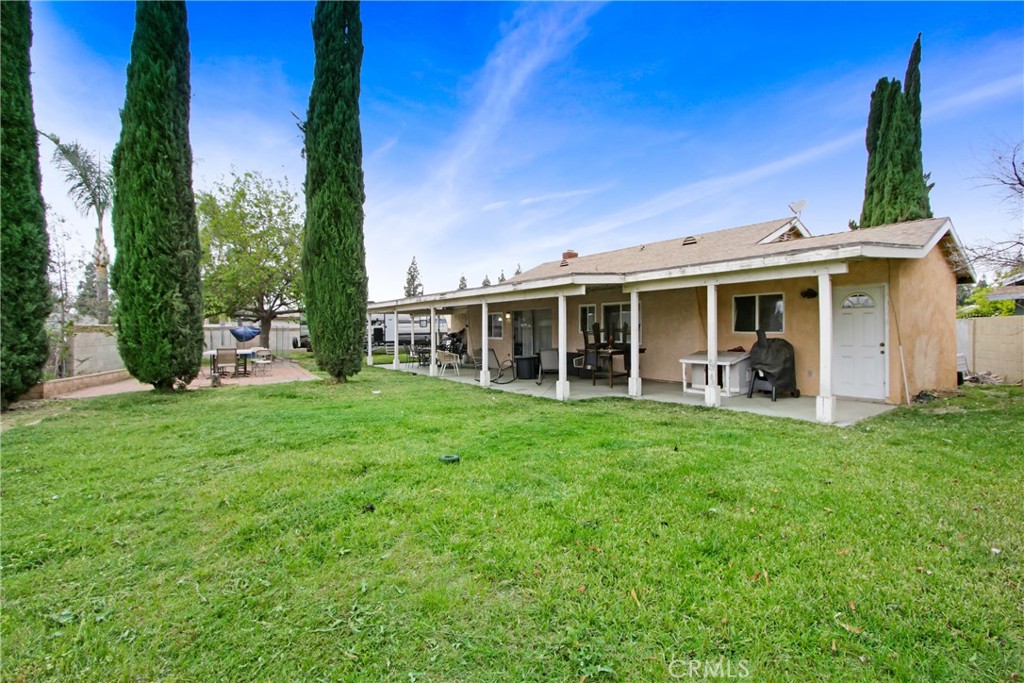 645 W James Street Property Photo 15