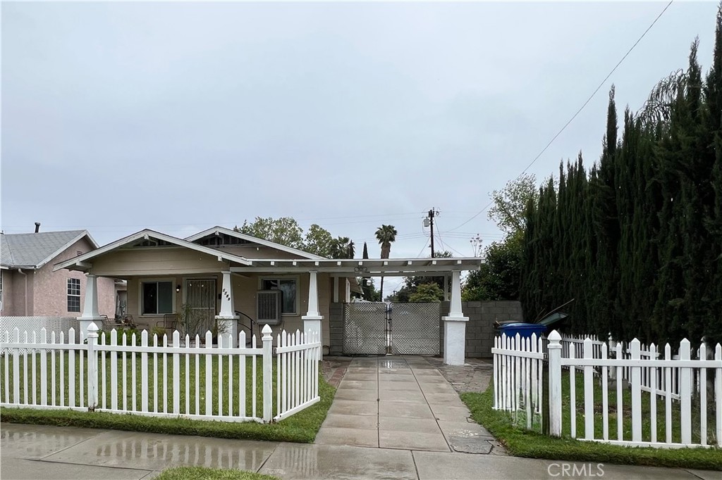 1789 N Pershing Avenue Property Photo 1
