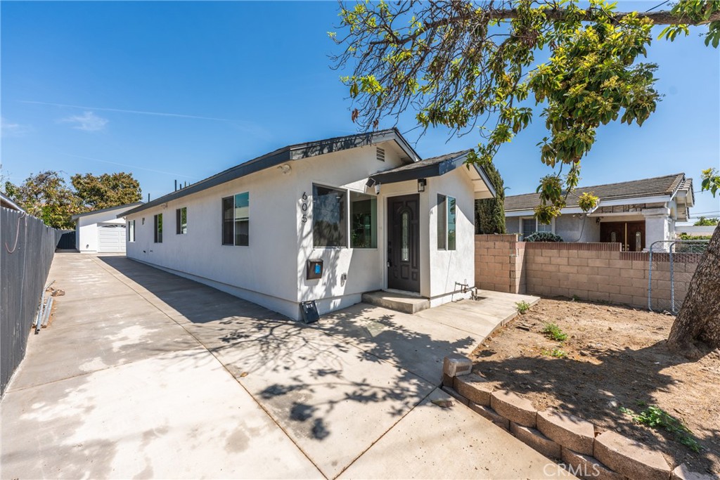 605 E Mission Road Property Photo