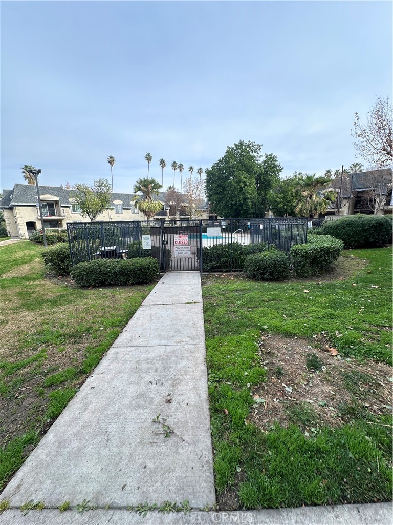 149 W 6th Street 12 Property Photo 5