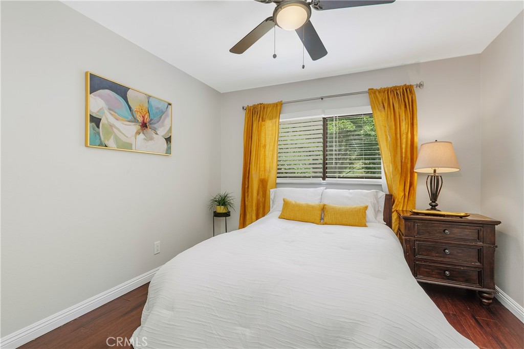 3563 N G Street Property Photo 9