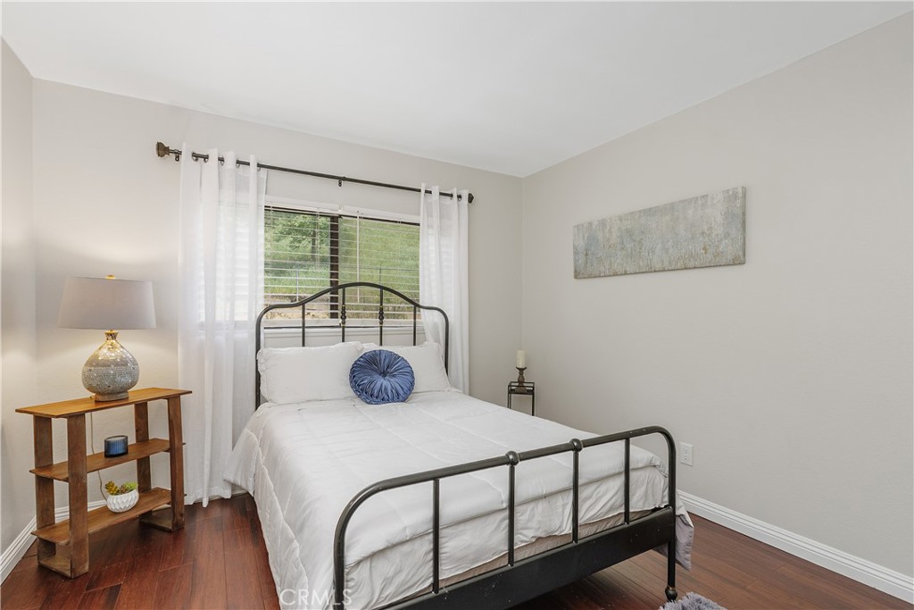 3563 N G Street Property Photo 10