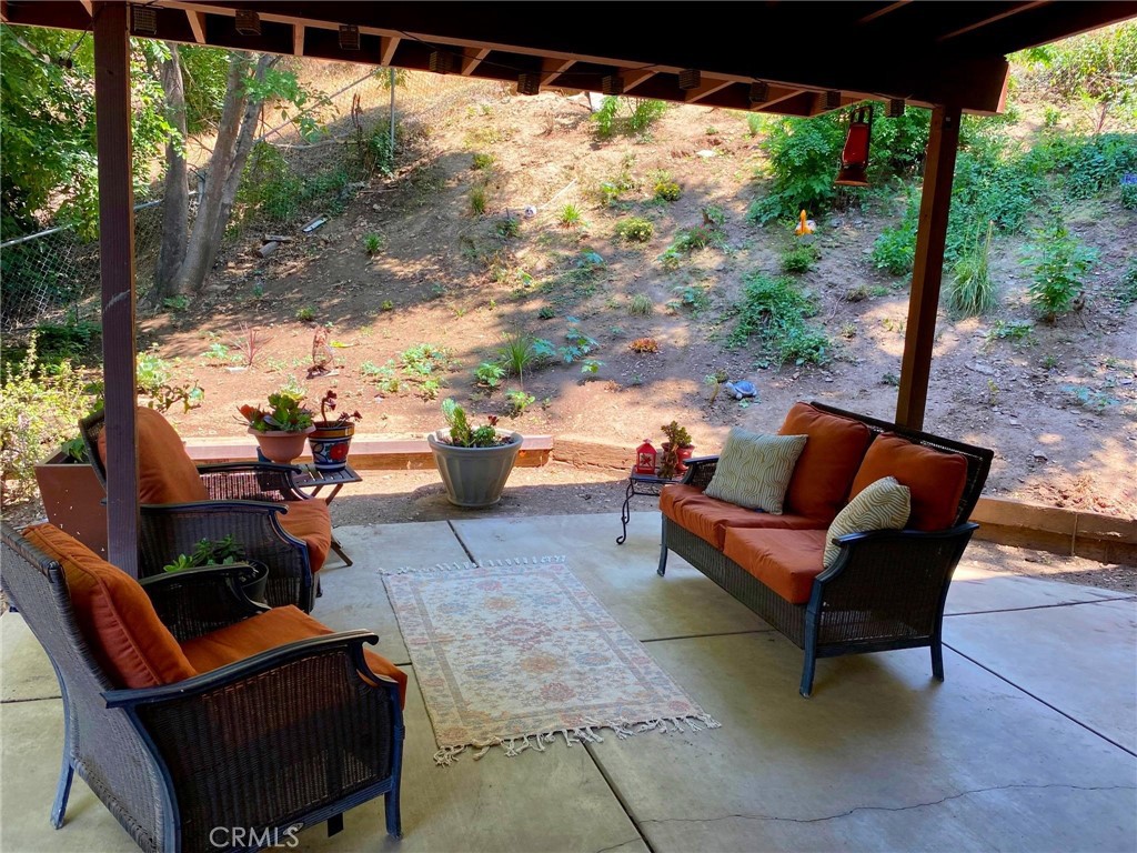 3563 N G Street Property Photo 16