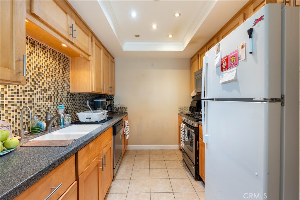 1380 W 48th Street 9 Property Photo 10