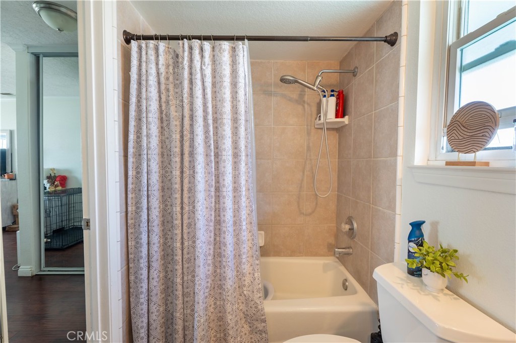 1380 W 48th Street 9 Property Photo 12