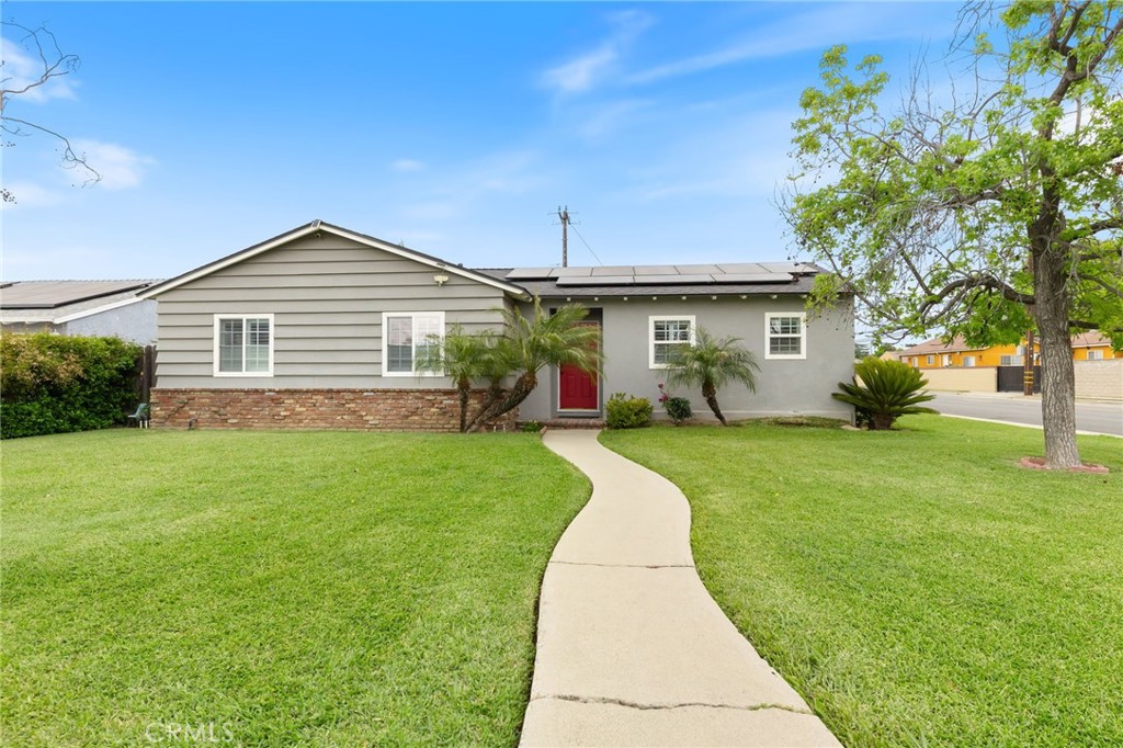 1801 W Mossberg Avenue Property Photo 1