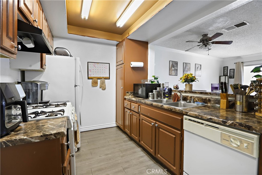 1460 Kendall Drive 46 Property Photo 8