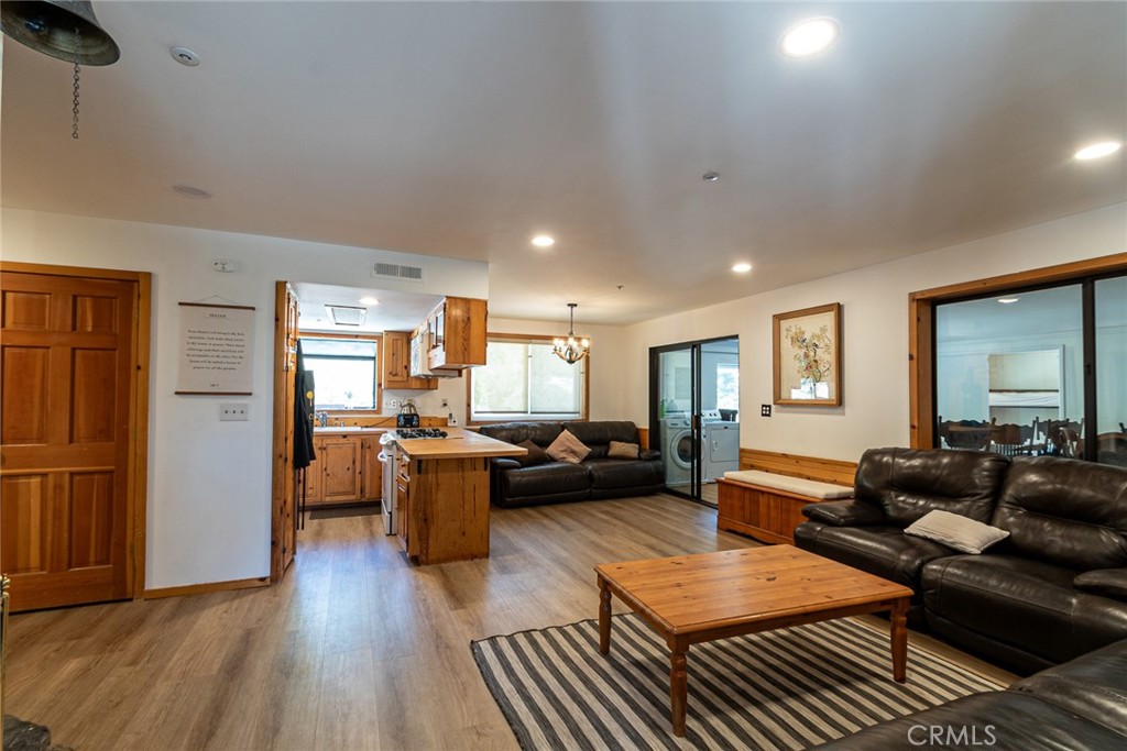 41505 Alder Drive Property Photo 8