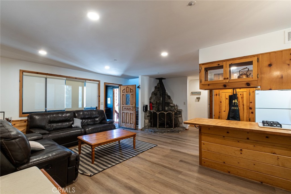 41505 Alder Drive Property Photo 10