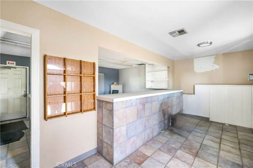 9904 Bloomington Avenue Property Photo 15