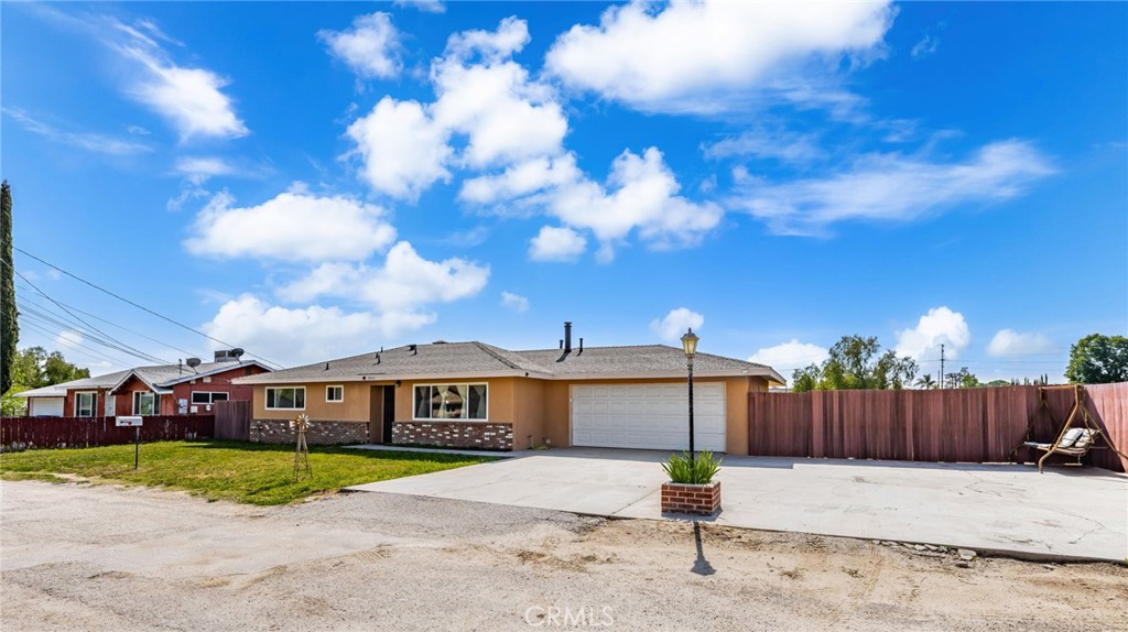 12610 Serrano Drive Property Photo 2