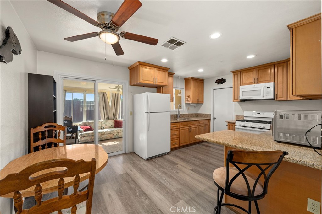 12610 Serrano Drive Property Photo 5