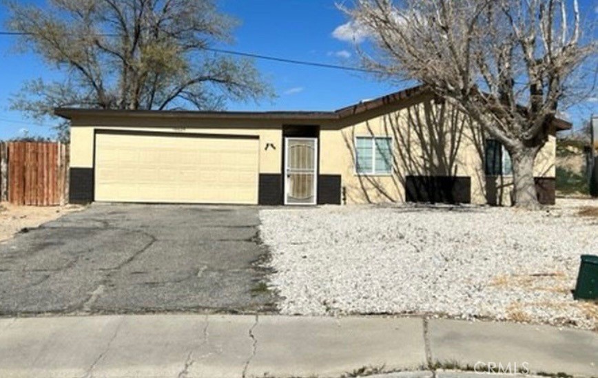 16624 Lariat Road Property Photo 1