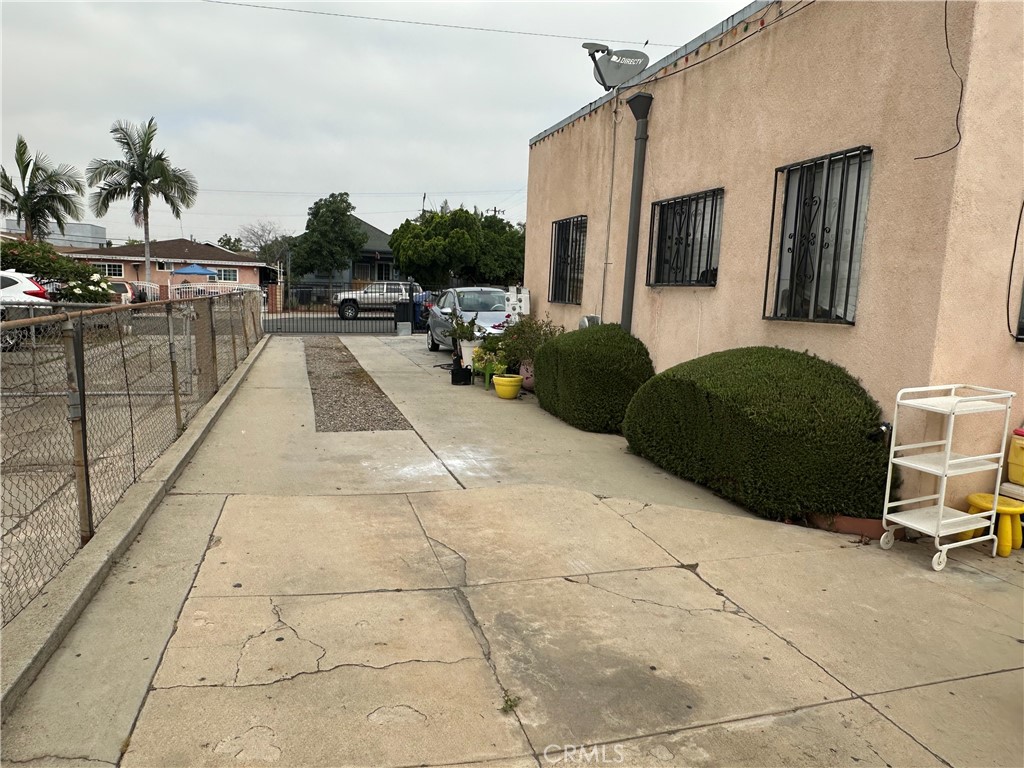 606 S Kern Avenue Property Photo 1
