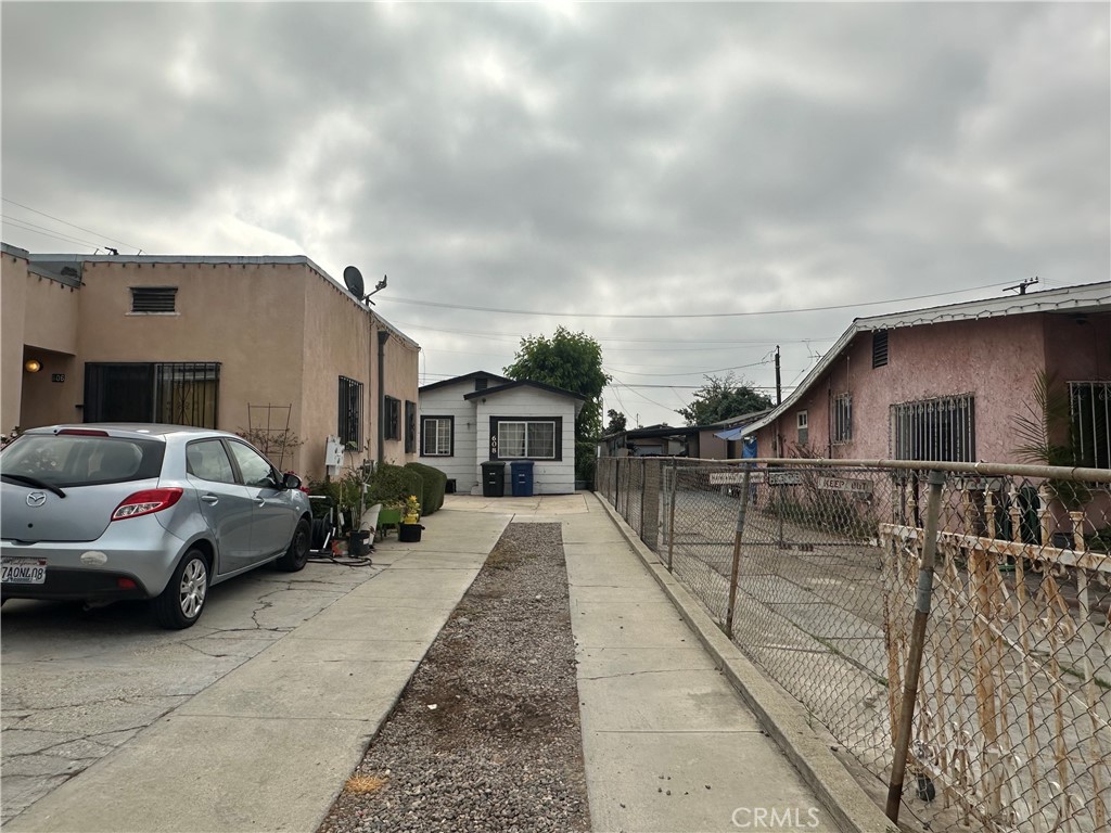 606 S Kern Avenue Property Photo 3