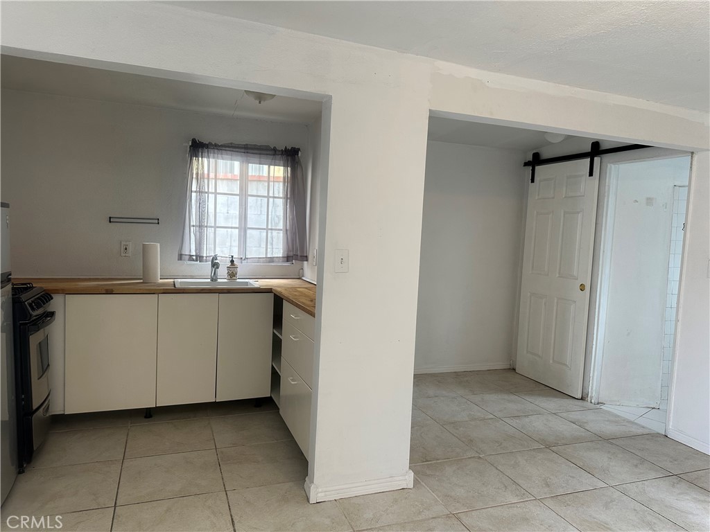 606 S Kern Avenue Property Photo 11