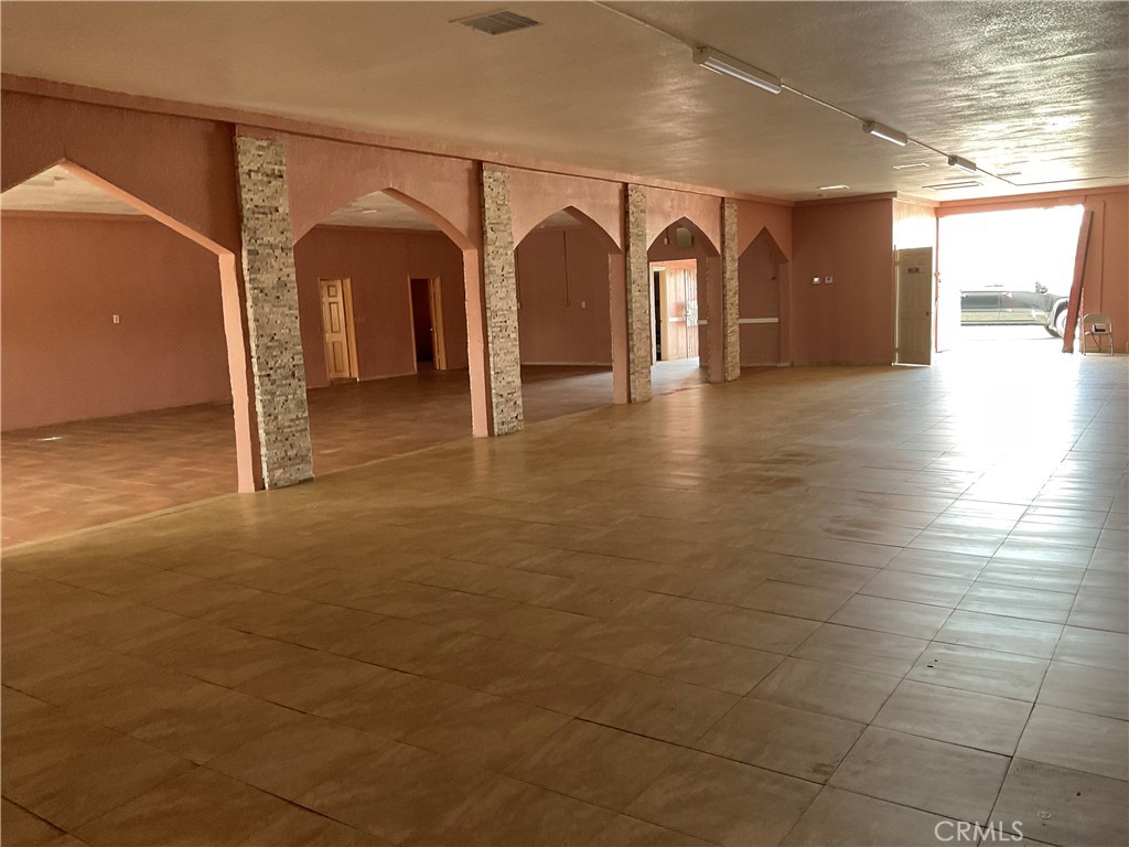 254 S Mount Vernon Avenue Property Photo 5